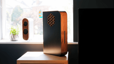 PS5 в стилі 70-х років: ентузіаст до невпізнання змінив дизайн консолі