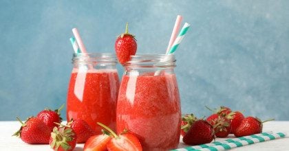 Неймовірно смачний полуничний смузі: рецепт приготування