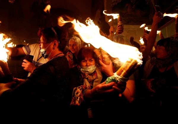 Благодатний вогонь зійшов: як його роздавали