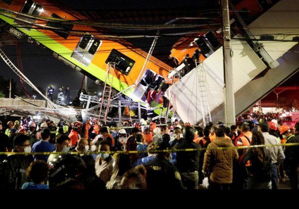 У Мехіко обвалився міст-метро та впав поїзд: названо нове число жертв