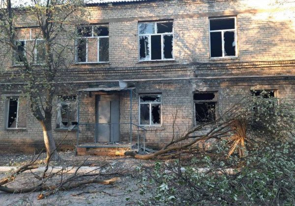Бойовики обстріляли на Донбасі лікарню з хворими на COVID-19