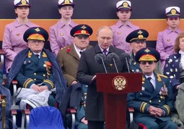 Путін у День Перемоги "брязкав" зброєю і розповів росіянам про недобитих карателів