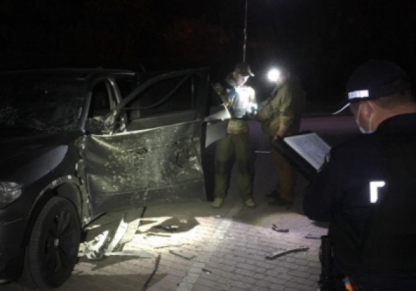 На Прикарпатті у BMW Х5 відправили гранату, був вибух