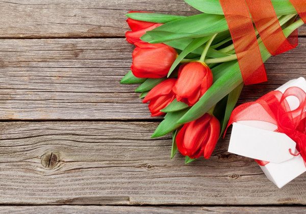 З Днем ангела Ірини: як оригінально привітати іменинницю