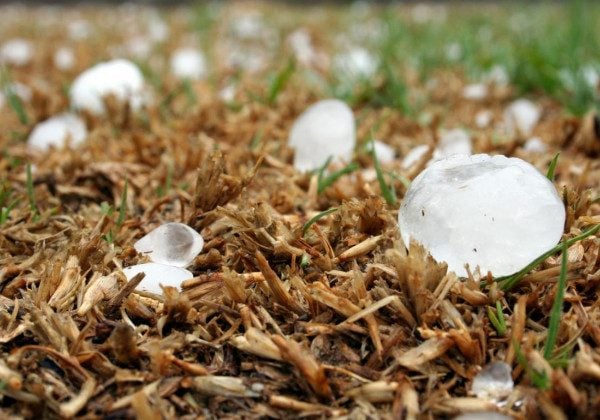 Кіровоградщину завалило аномальним градом, люди скаржаться на "помсту природи"
