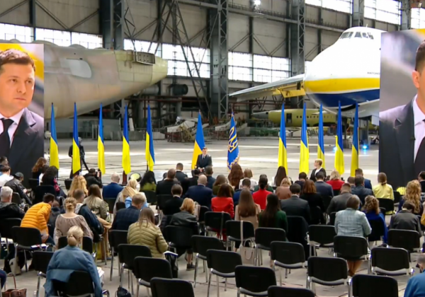 Зеленський проводить велику пресконференцію: відеотрансляція