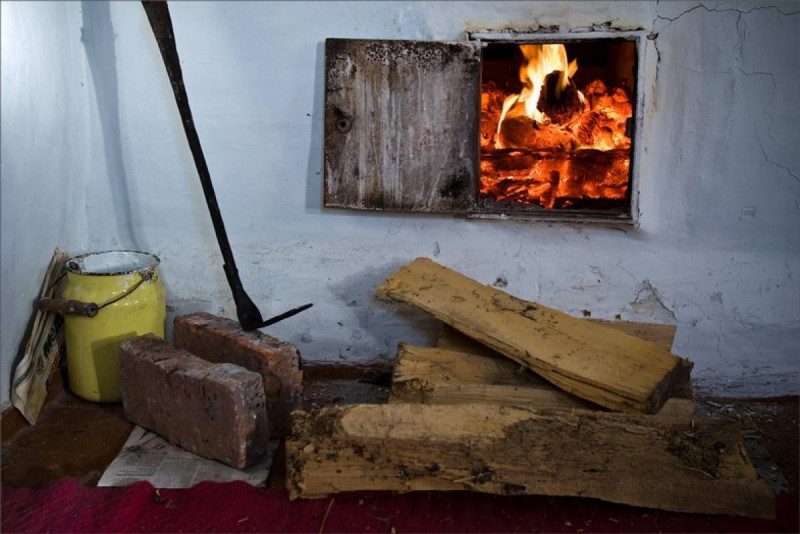 Под Хмельницким отец издевался и избивал детей раскаленной кочергой до страшных ожогов