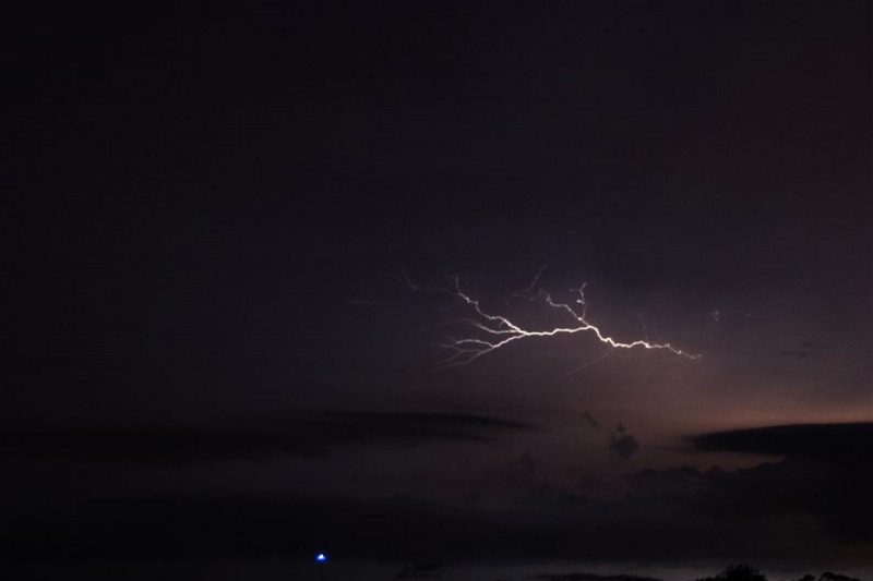 Удар стихии: Киев и область накроют мощные ливни с грозами, шквалы и град