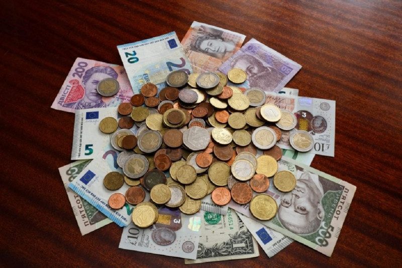 Пенсії, тарифи й YouTube: що змінюється з 1 червня 2021 року в Україні