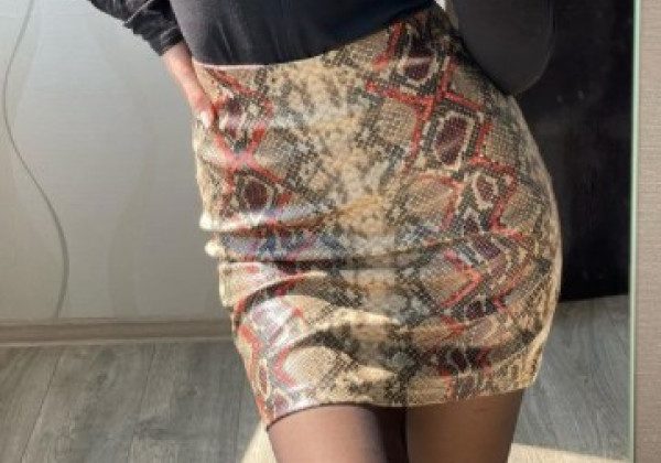 Кожаные юбки весна-лето 2021