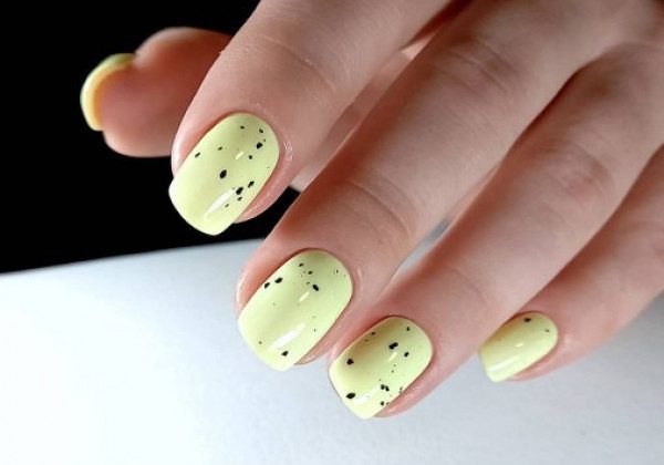 Жовтий манікюр 2021 Жовтий манікюр 2021