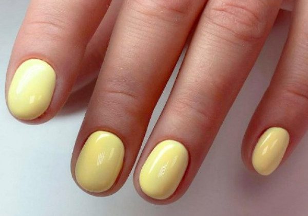 Жовтий манікюр 2021 Жовтий манікюр 2021