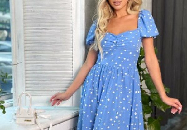 Модные платья миди 2021 в стиле 90-х Модные платья миди 2021 в стиле 90-х