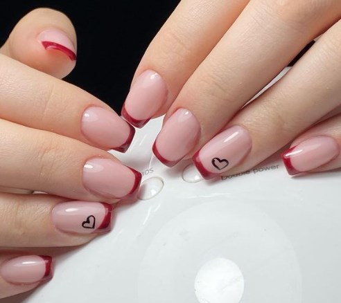 Модний французький манікюр літо 2021 Модний французький манікюр літо 2021