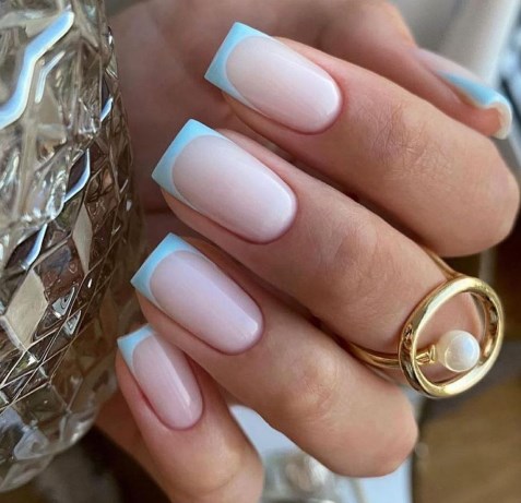 Модний французький манікюр літо 2021 Модний французький манікюр літо 2021