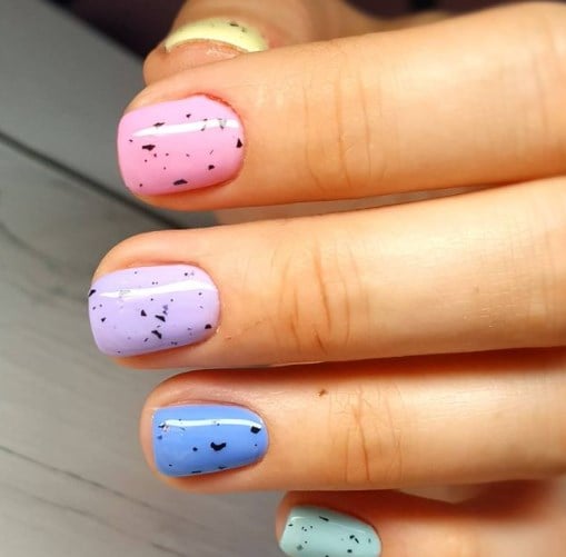 Легкий манікюр на літо 2021