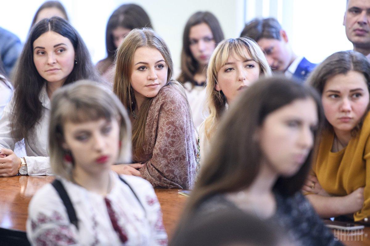 Взлетают выше неба цены: в Украине подорожало обучение в вузах
