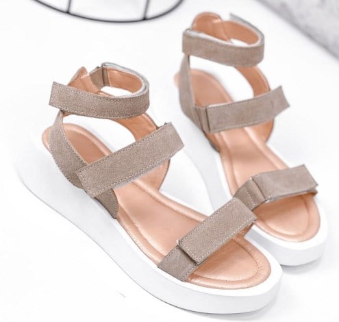 Модные женские сандалии 2021 на липучках 