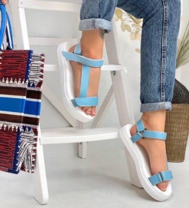 Модные женские сандалии 2021 на липучках 