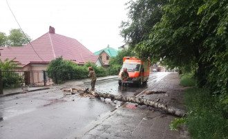 Негода знеструмила десятки населених пунктів