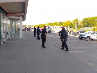 На столичному ринку прогриміли вибухи