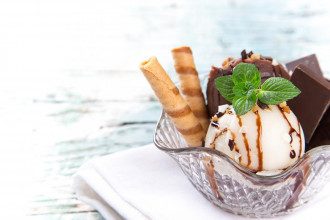 Врач перечислил самые опасные продукты на прилавках Украины