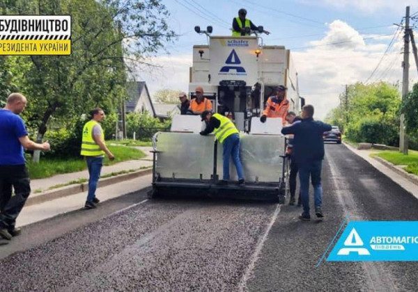 Велике будівництво: "Автомагістраль-Південь" тестує унікальний комплекс проти руйнування доріг