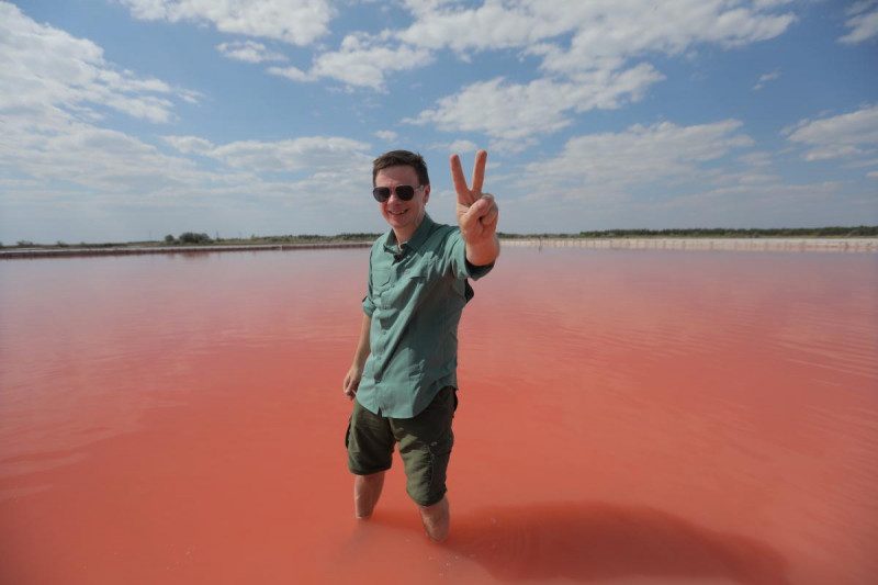 Дмитрий Комаров заинтриговал местом для отдыха в 5 выпуске шоу "Мандруємо Україною"