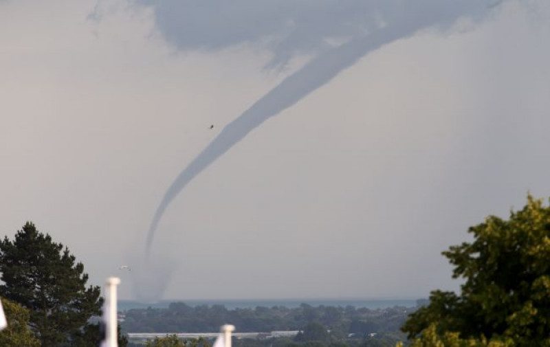 В Одесской области по морю пронесся гигантский смерч