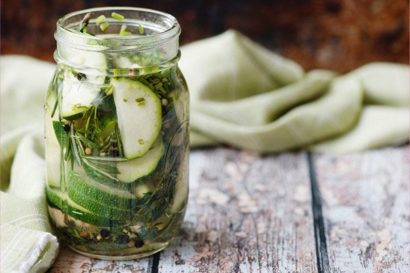 Вкусные маринованные кабачки: самый простой рецепт приготовления
