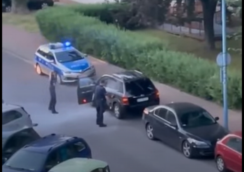 "Отбивался" огнетушителем и убегал: в задержании украинца в Варашаве участвовали восемь копов