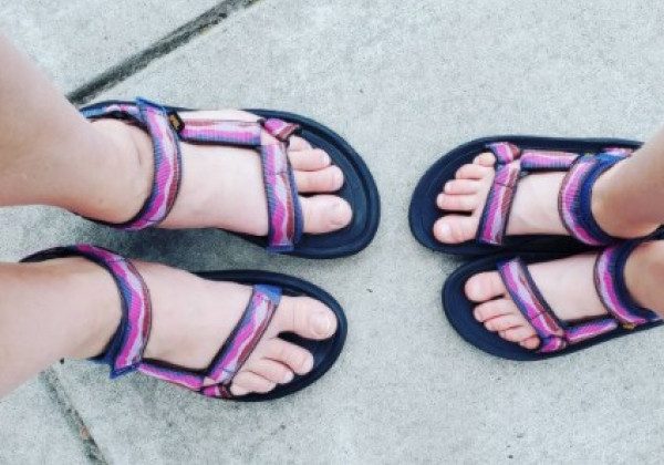 Модные женские сандалии 2021 на липучках 