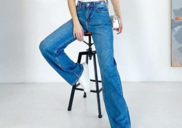 Модные прямые джинсы 2021 Модные прямые джинсы 2021