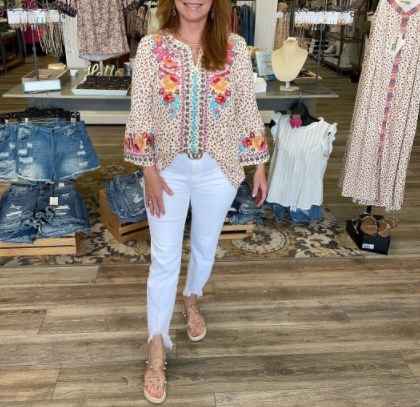 Модні білі джинси літо 2021