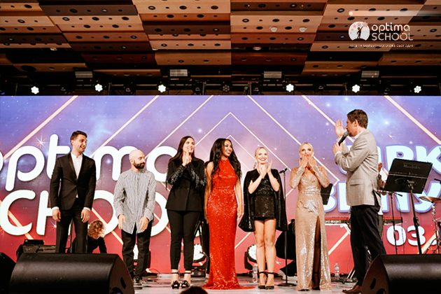 У Маріїнському парку відбувся найбільший випускний України (фото) У Маріїнському парку відбувся найбільший випускний України (фото)