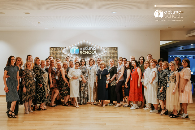 У Маріїнському парку відбувся найбільший випускний України (фото) У Маріїнському парку відбувся найбільший випускний України (фото)