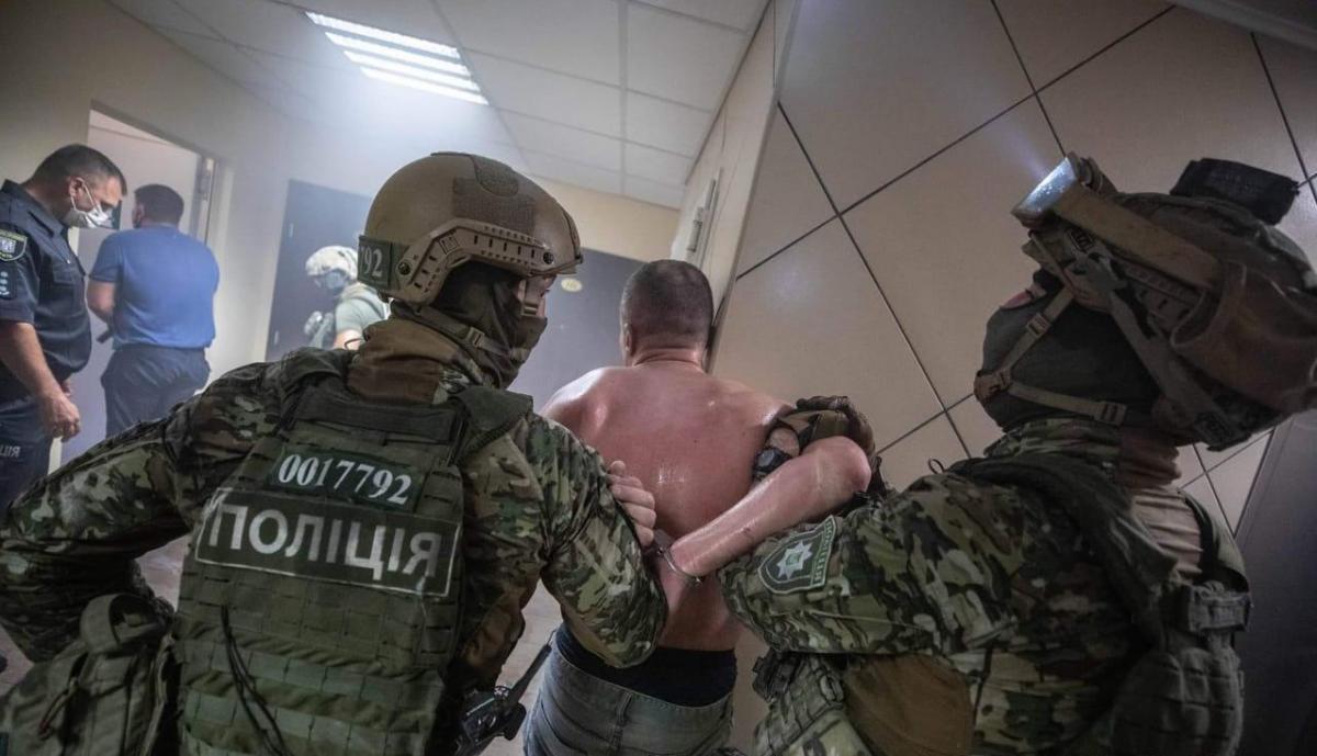 Голосіївський стрілець у суді розповів, чому відкрив вогонь по поліцейських Голосіївський стрілець у суді розповів, чому відкрив вогонь по поліцейських
