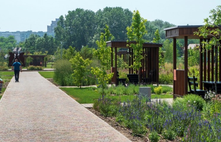 'Метинвест' направил более 50 миллионов на реконструкцию парка в Мариуполе 'Метинвест' направил более 50 миллионов на реконструкцию парка в Мариуполе