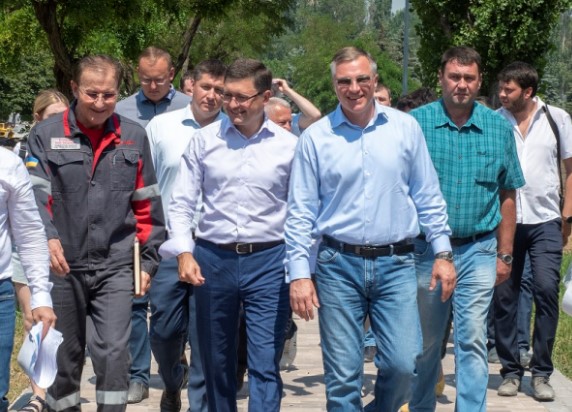 'Метинвест' направил более 50 миллионов на реконструкцию парка в Мариуполе 'Метинвест' направил более 50 миллионов на реконструкцию парка в Мариуполе