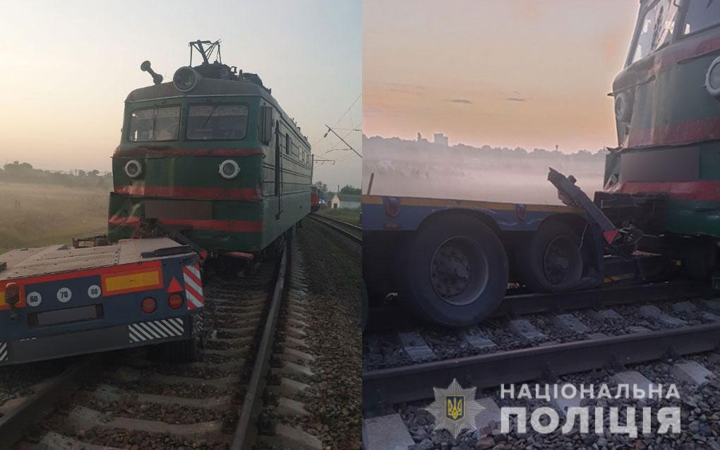 На Полтавщині зіткнення поїзда і вантажівки: в Укрзалізниці заявили про затримку низки рейсів На Полтавщині зіткнення поїзда і вантажівки: в Укрзалізниці заявили про затримку низки рейсів