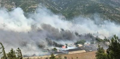 Люди в жаху кидали свої будинки: в Канаді село повністю згоріло в полум'ї лісової пожежі