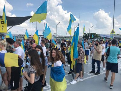 Збірній Україні влаштували овації в Борисполі після повернення з Євро-2020