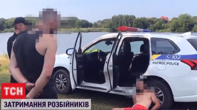 Зухвалий розбій на Рівненщині: бізнесменів зв'язали і відібрали 800 тис. грн прямо на дорозі