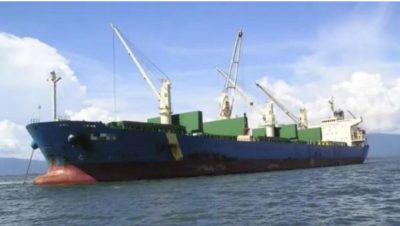 Подався в пірати: українець зі зброєю в руках захопив корабель з екіпажем