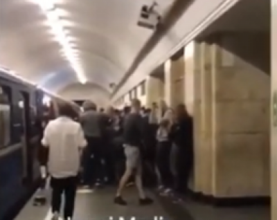 Газовая атака и кавказец с пистолетом: на Крещатике случилась массовая драка, досталось и очевидцам