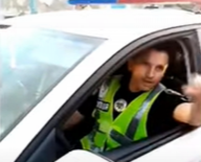 "Тьху на тебе": на Волині жителі викрили копів у порушенні ПДР і вигнали поліцію з села