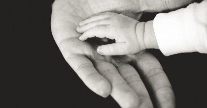 В Луцке мать посреди ночи изрезала себя и 2-летнюю дочь