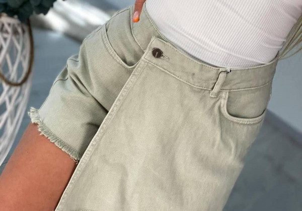 У моду на літо 2021 увійшла неповторна та чарівлива спідниця-шорти