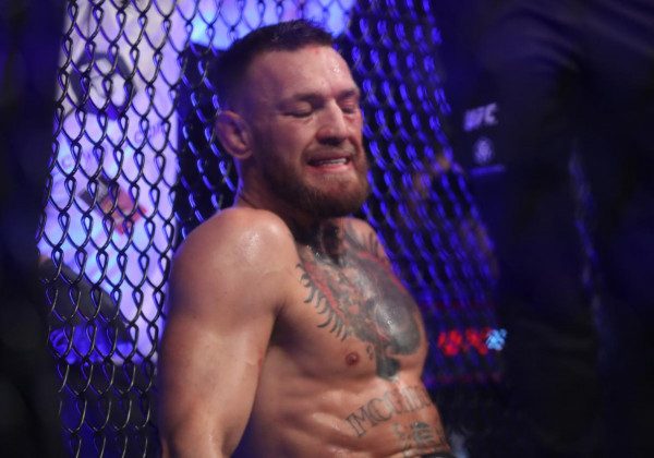 Катастрофа Конора Макгрегора: ірландець у бою з Пор'є зламав ногу і програв у першому раунді