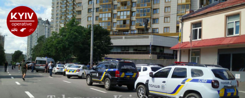 Перестрілка в Києві: поранено двох копів, сам стрілець вкоротив собі віку - ЗМІ